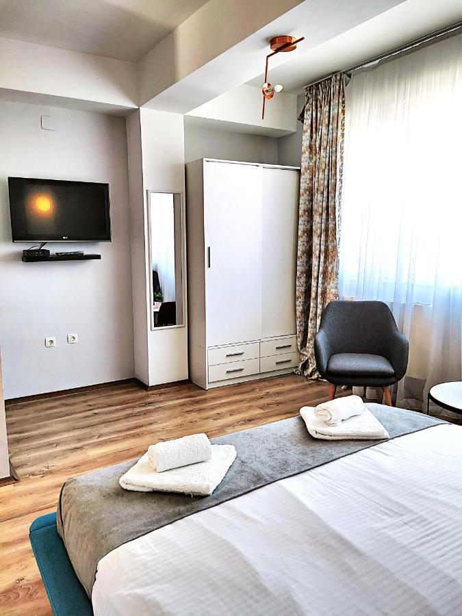 Guest Rooms Denicija Skopje Bagian luar foto