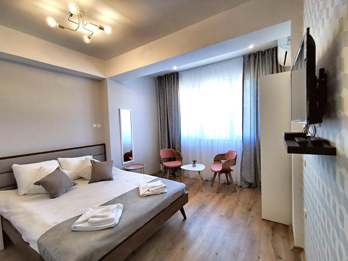 Guest Rooms Denicija Skopje Bagian luar foto